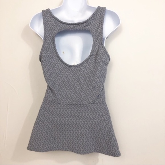 5/$25 Kirra Textured Peplum Open Back Textured Tank Gray Women's Size Medium - Picture 5 of 7
